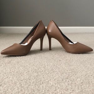 Cinderella of Boston Size 4.5W Pumps